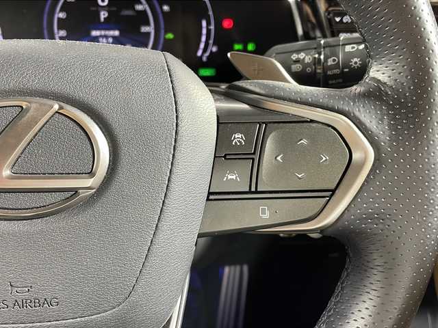 レクサス ＮＸ 350h Fスポーツ 沖縄県 2024(令6)年 1.6万km グラファイトブラックガラスフレーク 禁煙車/純正14インチディスプレイオーディオ/【AM/FM/BT/フルセグTV】/パノラマミックビューモニター/ETC2.0/デジタルインナーミラー/アドバンスドパーク/レーダークルーズコントロール/オレンジキャリパー/パワーバックドア/前席シートベンチレーション/ステアリングヒーター/ヘッドアップディスプレイ/アダプティブLEDヘッドライト/ハイビームアシスト/クリアランスソナー/プロジェクションカーテンイルミ/純正フロアマット/純正ラゲッジマット/革巻きステアリング/純正20インチアルミ