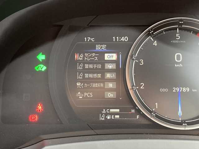 レクサス ＩＳ 300h Fスポーツ 佐賀県 2021(令3)年 3万km ソニッククロム メーカーナビ/バックモニター/プリクラッシュセーフティ/レーンディパーチャーアラート/オートハイビーム/アダプティブクルーズコントロール/ブラインドスポットモニター/クリアランスソナー/電動パーキングブレーキ/ETC/ブラックレザーシート/パワーシート/シートヒーター/ステアリングヒーター/ステアリングリモコン/プッシュスタート/スマートキー/3眼LEDヘッドライト/純正アルミホイール