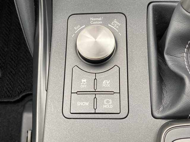 レクサス ＩＳ 300h Fスポーツ 佐賀県 2021(令3)年 3万km ソニッククロム メーカーナビ/バックモニター/プリクラッシュセーフティ/レーンディパーチャーアラート/オートハイビーム/アダプティブクルーズコントロール/ブラインドスポットモニター/クリアランスソナー/電動パーキングブレーキ/ETC/ブラックレザーシート/パワーシート/シートヒーター/ステアリングヒーター/ステアリングリモコン/プッシュスタート/スマートキー/3眼LEDヘッドライト/純正アルミホイール