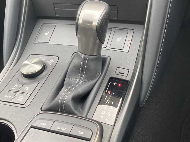 レクサス ＩＳ 300h Fスポーツ 佐賀県 2021(令3)年 3万km ソニッククロム メーカーナビ/バックモニター/プリクラッシュセーフティ/レーンディパーチャーアラート/オートハイビーム/アダプティブクルーズコントロール/ブラインドスポットモニター/クリアランスソナー/電動パーキングブレーキ/ETC/ブラックレザーシート/パワーシート/シートヒーター/ステアリングヒーター/ステアリングリモコン/プッシュスタート/スマートキー/3眼LEDヘッドライト/純正アルミホイール