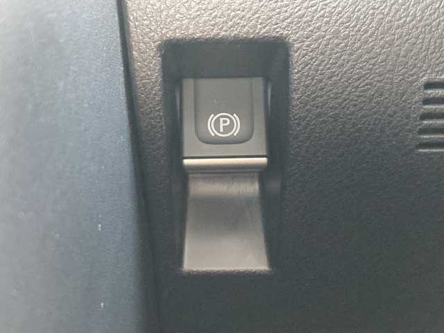 レクサス ＩＳ 300h Fスポーツ 佐賀県 2021(令3)年 3万km ソニッククロム メーカーナビ/バックモニター/プリクラッシュセーフティ/レーンディパーチャーアラート/オートハイビーム/アダプティブクルーズコントロール/ブラインドスポットモニター/クリアランスソナー/電動パーキングブレーキ/ETC/ブラックレザーシート/パワーシート/シートヒーター/ステアリングヒーター/ステアリングリモコン/プッシュスタート/スマートキー/3眼LEDヘッドライト/純正アルミホイール