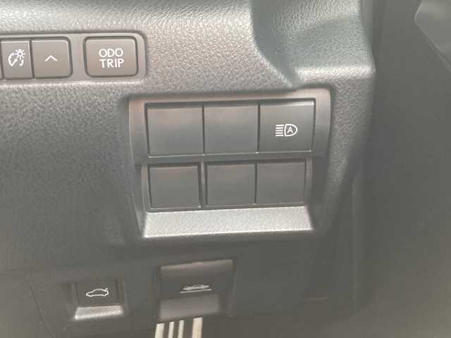 レクサス ＩＳ 300h Fスポーツ 佐賀県 2021(令3)年 3万km ソニッククロム メーカーナビ/バックモニター/プリクラッシュセーフティ/レーンディパーチャーアラート/オートハイビーム/アダプティブクルーズコントロール/ブラインドスポットモニター/クリアランスソナー/電動パーキングブレーキ/ETC/ブラックレザーシート/パワーシート/シートヒーター/ステアリングヒーター/ステアリングリモコン/プッシュスタート/スマートキー/3眼LEDヘッドライト/純正アルミホイール