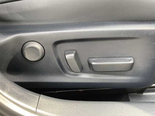 レクサス ＩＳ 300h Fスポーツ 佐賀県 2021(令3)年 3万km ソニッククロム メーカーナビ/バックモニター/プリクラッシュセーフティ/レーンディパーチャーアラート/オートハイビーム/アダプティブクルーズコントロール/ブラインドスポットモニター/クリアランスソナー/電動パーキングブレーキ/ETC/ブラックレザーシート/パワーシート/シートヒーター/ステアリングヒーター/ステアリングリモコン/プッシュスタート/スマートキー/3眼LEDヘッドライト/純正アルミホイール