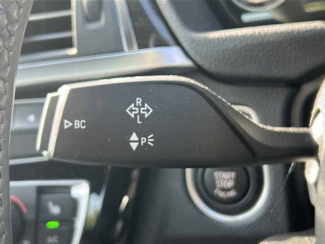 ＢＭＷ ３２０ｉ Mスポーツ 愛媛県 2018(平30)年 5.5万km アルピンホワイトⅢ 純正ナビ/HDD/CD/DVD/フルセグ/クリアランスソナー/オプショングリル（純正積載）/クルーズコントロール/ETC/ドライブレコーダー前のみ/パワーシート/シートメモリー/シートヒーター/純正フロアマット/純正18インチAW/BSM/フォグランプ/LEDヘッドライト/保証書/取扱説明書