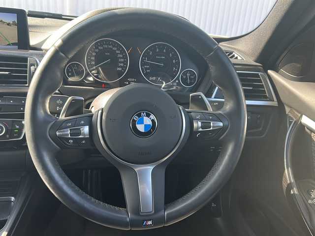 ＢＭＷ ３２０ｉ Mスポーツ 愛媛県 2018(平30)年 5.5万km アルピンホワイトⅢ 純正ナビ/HDD/CD/DVD/フルセグ/クリアランスソナー/オプショングリル（純正積載）/クルーズコントロール/ETC/ドライブレコーダー前のみ/パワーシート/シートメモリー/シートヒーター/純正フロアマット/純正18インチAW/BSM/フォグランプ/LEDヘッドライト/保証書/取扱説明書