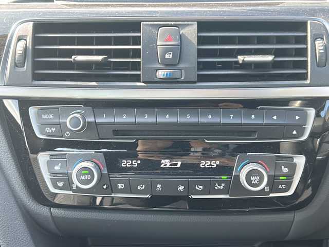 ＢＭＷ ３２０ｉ Mスポーツ 愛媛県 2018(平30)年 5.5万km アルピンホワイトⅢ 純正ナビ/HDD/CD/DVD/フルセグ/クリアランスソナー/オプショングリル（純正積載）/クルーズコントロール/ETC/ドライブレコーダー前のみ/パワーシート/シートメモリー/シートヒーター/純正フロアマット/純正18インチAW/BSM/フォグランプ/LEDヘッドライト/保証書/取扱説明書