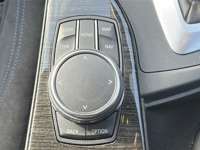 ＢＭＷ ３２０ｉ Mスポーツ 愛媛県 2018(平30)年 5.5万km アルピンホワイトⅢ 純正ナビ/HDD/CD/DVD/フルセグ/クリアランスソナー/オプショングリル（純正積載）/クルーズコントロール/ETC/ドライブレコーダー前のみ/パワーシート/シートメモリー/シートヒーター/純正フロアマット/純正18インチAW/BSM/フォグランプ/LEDヘッドライト/保証書/取扱説明書