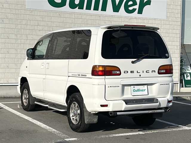 三菱 デリカ スペースギア エクシード 静岡県 2000(平12)年 17.1万km ソフィアホワイト 社外ナビ/AM/FM/TV/BT/ワンセグ/サンルーフ/A/TMODE/AUTOSTEP/ETC/片側スライド/純正フロアマット/センターデフロック/純正15インチアルミ