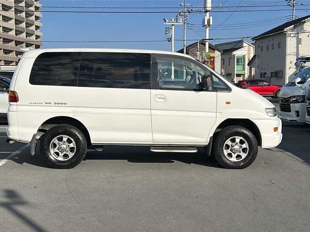 三菱 デリカ スペースギア エクシード 静岡県 2000(平12)年 17.1万km ソフィアホワイト 社外ナビ/AM/FM/TV/BT/ワンセグ/サンルーフ/A/TMODE/AUTOSTEP/ETC/片側スライド/純正フロアマット/センターデフロック/純正15インチアルミ