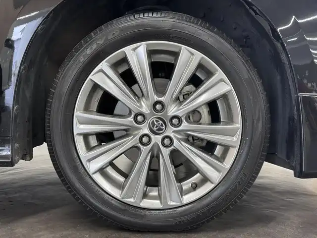 トヨタ アルファード S タイプゴールドⅡ 三重県 2022(令4)年 6.5万km ブラック ガソリン/FF/MTモード付インパネCVT/純正 9インチディスプレイオーディオ/（AM/FM/USB/iPod/Bluetooth/Miracast/AppleCarPlay/AndroidAuto）/モデリスタエアロ（F/R下）＋スポーツマフラー/バックガイドモニター/両側パワースライドドア/ETC/Toyota Safety Sense/●プリクラッシュセーフティ/●レーントレーシングアシスト/●レーダークルコン/●ロードサインアシスト/●アダプティブハイビームシステム/・【OP】ブラインドスポットモニター＋リヤクロストラフィックアラート*/・先行車発進告知機能/・パーキングサポートブレーキ（前後静止物＋後方接近車両*）/・など/装備/・3眼LEDヘッドランプ（専用加飾）/・3.5SC/2.5S Cパッケージ用大型ハイグレードコンソール（アームレスト付）/・ハーフレザーシート/・左右＆後席独立オートエアコン/・パワーバックドア/・オットマンシート（2nd）/・ステアリングスイッチ/・電子パーキングブレーキ＆ブレーキホールド/・オートライト/・純正18inAW/・保/取/ナビ取/・スマートキーx2/など