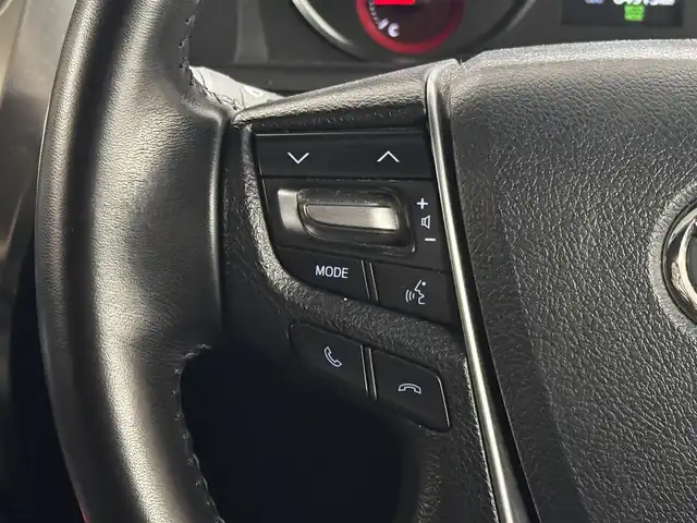 トヨタ アルファード S タイプゴールドⅡ 三重県 2022(令4)年 6.5万km ブラック ガソリン/FF/MTモード付インパネCVT/純正 9インチディスプレイオーディオ/（AM/FM/USB/iPod/Bluetooth/Miracast/AppleCarPlay/AndroidAuto）/モデリスタエアロ（F/R下）＋スポーツマフラー/バックガイドモニター/両側パワースライドドア/ETC/Toyota Safety Sense/●プリクラッシュセーフティ/●レーントレーシングアシスト/●レーダークルコン/●ロードサインアシスト/●アダプティブハイビームシステム/・【OP】ブラインドスポットモニター＋リヤクロストラフィックアラート*/・先行車発進告知機能/・パーキングサポートブレーキ（前後静止物＋後方接近車両*）/・など/装備/・3眼LEDヘッドランプ（専用加飾）/・3.5SC/2.5S Cパッケージ用大型ハイグレードコンソール（アームレスト付）/・ハーフレザーシート/・左右＆後席独立オートエアコン/・パワーバックドア/・オットマンシート（2nd）/・ステアリングスイッチ/・電子パーキングブレーキ＆ブレーキホールド/・オートライト/・純正18inAW/・保/取/ナビ取/・スマートキーx2/など