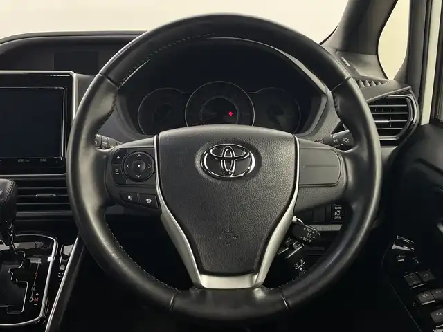 トヨタ ヴォクシー ZS 煌Ⅱ 新潟県 2019(令1)年 5.7万km ホワイトパールクリスタルシャイン プッシュスタート/スマートキー/スペアキー1本/トヨタセーフティセンス/メモリナビ　型式NSZT-Y68T/CD/USB/SD/バックカメラ/フルセグ/ドライブレコーダー前方/両側パワースライドドア/LEDライト/フロアマット/バイザー/新車時保証書