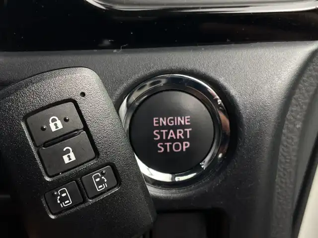 トヨタ ヴォクシー ZS 煌Ⅱ 新潟県 2019(令1)年 5.7万km ホワイトパールクリスタルシャイン プッシュスタート/スマートキー/スペアキー1本/トヨタセーフティセンス/メモリナビ　型式NSZT-Y68T/CD/USB/SD/バックカメラ/フルセグ/ドライブレコーダー前方/両側パワースライドドア/LEDライト/フロアマット/バイザー/新車時保証書