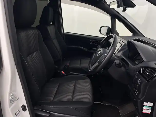 トヨタ ヴォクシー ZS 煌Ⅱ 新潟県 2019(令1)年 5.7万km ホワイトパールクリスタルシャイン プッシュスタート/スマートキー/スペアキー1本/トヨタセーフティセンス/メモリナビ　型式NSZT-Y68T/CD/USB/SD/バックカメラ/フルセグ/ドライブレコーダー前方/両側パワースライドドア/LEDライト/フロアマット/バイザー/新車時保証書