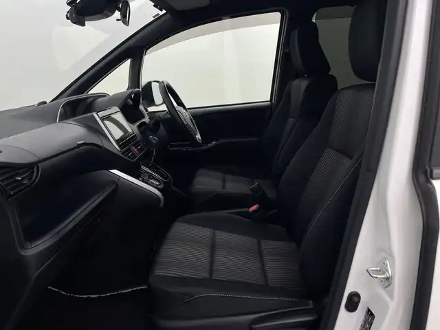 トヨタ ヴォクシー ZS 煌Ⅱ 新潟県 2019(令1)年 5.7万km ホワイトパールクリスタルシャイン プッシュスタート/スマートキー/スペアキー1本/トヨタセーフティセンス/メモリナビ　型式NSZT-Y68T/CD/USB/SD/バックカメラ/フルセグ/ドライブレコーダー前方/両側パワースライドドア/LEDライト/フロアマット/バイザー/新車時保証書