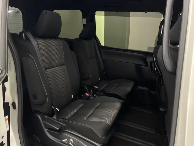 トヨタ ヴォクシー ZS 煌Ⅱ 新潟県 2019(令1)年 5.7万km ホワイトパールクリスタルシャイン プッシュスタート/スマートキー/スペアキー1本/トヨタセーフティセンス/メモリナビ　型式NSZT-Y68T/CD/USB/SD/バックカメラ/フルセグ/ドライブレコーダー前方/両側パワースライドドア/LEDライト/フロアマット/バイザー/新車時保証書