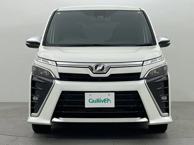 トヨタ ヴォクシー ZS 煌Ⅱ 新潟県 2019(令1)年 5.7万km ホワイトパールクリスタルシャイン プッシュスタート/スマートキー/スペアキー1本/トヨタセーフティセンス/メモリナビ　型式NSZT-Y68T/CD/USB/SD/バックカメラ/フルセグ/ドライブレコーダー前方/両側パワースライドドア/LEDライト/フロアマット/バイザー/新車時保証書