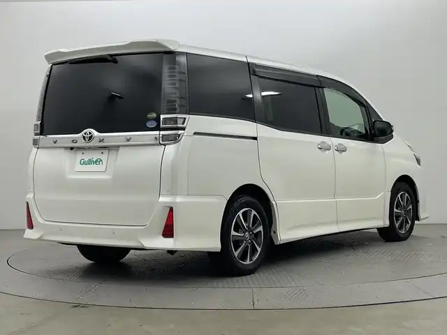 トヨタ ヴォクシー ZS 煌Ⅱ 新潟県 2019(令1)年 5.7万km ホワイトパールクリスタルシャイン プッシュスタート/スマートキー/スペアキー1本/トヨタセーフティセンス/メモリナビ　型式NSZT-Y68T/CD/USB/SD/バックカメラ/フルセグ/ドライブレコーダー前方/両側パワースライドドア/LEDライト/フロアマット/バイザー/新車時保証書