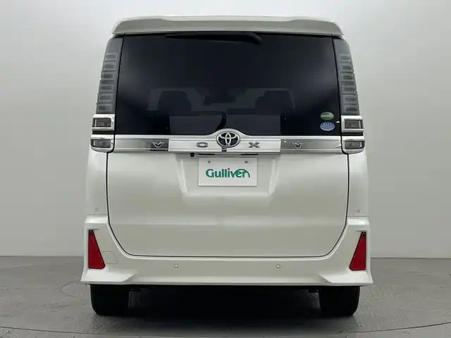 トヨタ ヴォクシー ZS 煌Ⅱ 新潟県 2019(令1)年 5.7万km ホワイトパールクリスタルシャイン プッシュスタート/スマートキー/スペアキー1本/トヨタセーフティセンス/メモリナビ　型式NSZT-Y68T/CD/USB/SD/バックカメラ/フルセグ/ドライブレコーダー前方/両側パワースライドドア/LEDライト/フロアマット/バイザー/新車時保証書