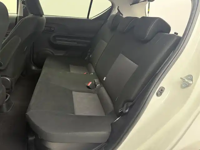 トヨタ アクア S スタイルブラック 愛知県 2020(令2)年 4.2万km ホワイトパールクリスタルシャイン 純正ナビ（ＣＤ・Ｂｌｕｅｔｏｏｔｈ・フルセグ）/バックカメラ/純正ドライブレコーダー/ＥＴＣ/レーンキープアシスト/横滑り防止装置/衝突軽減ブレーキ/盗難防止装置/コーナーセンサー/ステアリングリモコン/LEDオートライト/オートハイビーム/純正フロアマット/ドアバイザー/レベライザー/取扱説明書/保証書