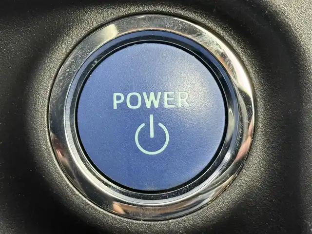 トヨタ アクア S スタイルブラック 愛知県 2020(令2)年 4.2万km ホワイトパールクリスタルシャイン 純正ナビ（ＣＤ・Ｂｌｕｅｔｏｏｔｈ・フルセグ）/バックカメラ/純正ドライブレコーダー/ＥＴＣ/レーンキープアシスト/横滑り防止装置/衝突軽減ブレーキ/盗難防止装置/コーナーセンサー/ステアリングリモコン/LEDオートライト/オートハイビーム/純正フロアマット/ドアバイザー/レベライザー/取扱説明書/保証書