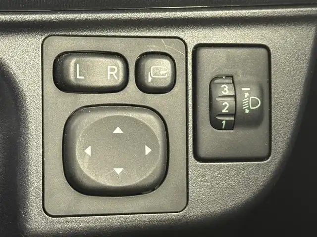 トヨタ アクア S スタイルブラック 愛知県 2020(令2)年 4.2万km ホワイトパールクリスタルシャイン 純正ナビ（ＣＤ・Ｂｌｕｅｔｏｏｔｈ・フルセグ）/バックカメラ/純正ドライブレコーダー/ＥＴＣ/レーンキープアシスト/横滑り防止装置/衝突軽減ブレーキ/盗難防止装置/コーナーセンサー/ステアリングリモコン/LEDオートライト/オートハイビーム/純正フロアマット/ドアバイザー/レベライザー/取扱説明書/保証書