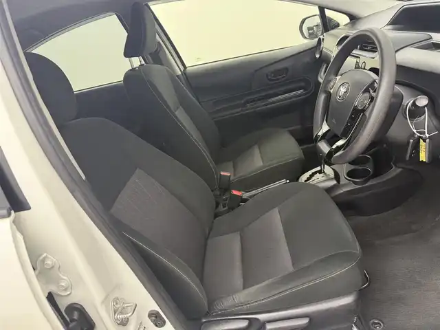 トヨタ アクア S スタイルブラック 愛知県 2020(令2)年 4.2万km ホワイトパールクリスタルシャイン 純正ナビ（ＣＤ・Ｂｌｕｅｔｏｏｔｈ・フルセグ）/バックカメラ/純正ドライブレコーダー/ＥＴＣ/レーンキープアシスト/横滑り防止装置/衝突軽減ブレーキ/盗難防止装置/コーナーセンサー/ステアリングリモコン/LEDオートライト/オートハイビーム/純正フロアマット/ドアバイザー/レベライザー/取扱説明書/保証書