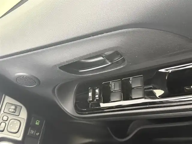 トヨタ アクア S スタイルブラック 愛知県 2020(令2)年 4.2万km ホワイトパールクリスタルシャイン 純正ナビ（ＣＤ・Ｂｌｕｅｔｏｏｔｈ・フルセグ）/バックカメラ/純正ドライブレコーダー/ＥＴＣ/レーンキープアシスト/横滑り防止装置/衝突軽減ブレーキ/盗難防止装置/コーナーセンサー/ステアリングリモコン/LEDオートライト/オートハイビーム/純正フロアマット/ドアバイザー/レベライザー/取扱説明書/保証書