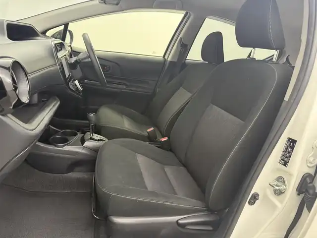 トヨタ アクア S スタイルブラック 愛知県 2020(令2)年 4.2万km ホワイトパールクリスタルシャイン 純正ナビ（ＣＤ・Ｂｌｕｅｔｏｏｔｈ・フルセグ）/バックカメラ/純正ドライブレコーダー/ＥＴＣ/レーンキープアシスト/横滑り防止装置/衝突軽減ブレーキ/盗難防止装置/コーナーセンサー/ステアリングリモコン/LEDオートライト/オートハイビーム/純正フロアマット/ドアバイザー/レベライザー/取扱説明書/保証書