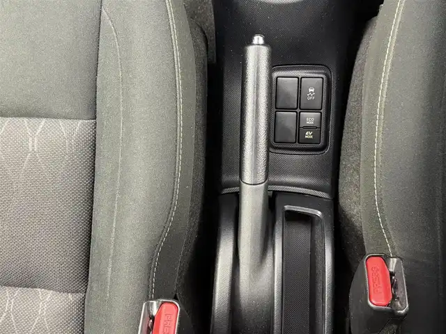 トヨタ アクア S スタイルブラック 愛知県 2020(令2)年 4.2万km ホワイトパールクリスタルシャイン 純正ナビ（ＣＤ・Ｂｌｕｅｔｏｏｔｈ・フルセグ）/バックカメラ/純正ドライブレコーダー/ＥＴＣ/レーンキープアシスト/横滑り防止装置/衝突軽減ブレーキ/盗難防止装置/コーナーセンサー/ステアリングリモコン/LEDオートライト/オートハイビーム/純正フロアマット/ドアバイザー/レベライザー/取扱説明書/保証書