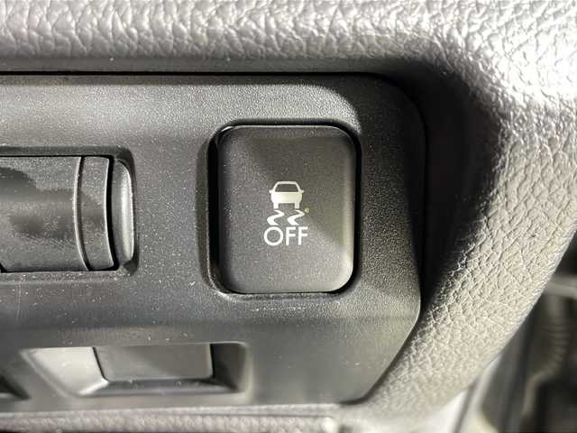 スバル フォレスター 2．0i－L 沖縄県 2014(平26)年 7.9万km クリスタルブラックシリカ 禁煙車/ワンオーナー/４WD/社外ナビ/フルセグTV／Bluetooth/CD／DVD/クルーズコントロール/バックカメラ/ETC/純正アルミ/パドルシフト/純正フロアマット/スペアキー/ドアバイザー/保証書/取扱説明書