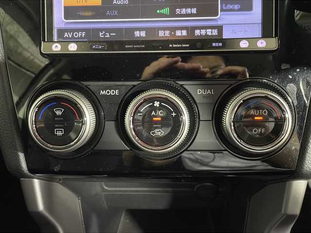 スバル フォレスター 2．0i－L 沖縄県 2014(平26)年 7.9万km クリスタルブラックシリカ 禁煙車/ワンオーナー/４WD/社外ナビ/フルセグTV／Bluetooth/CD／DVD/クルーズコントロール/バックカメラ/ETC/純正アルミ/パドルシフト/純正フロアマット/スペアキー/ドアバイザー/保証書/取扱説明書