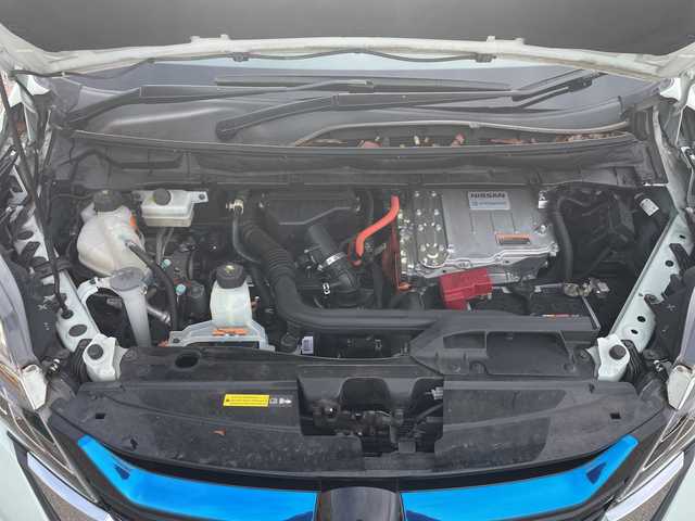 日産 セレナ e－パワー ハイウェイスター V 茨城県 2018(平30)年 7.7万km ミントホワイトP 衝突軽減システム /禁煙車 /両側パワースライドドア /バックカメラ /LEDヘッドライト /クルーズコントロール /スマートキー /前後ドライブレコーダー /純正アルミホイール /アイドリングストップ /ETC