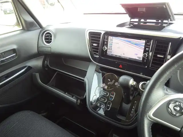 日産 デイズ ルークス ハイウェイスター Gターボ 千葉県 2018(平30)年 3.2万km プレミアムサンシャインオレンジ エマージェンシーブレーキ/クルーズコントロール/アイドリングストップ/両側パワースライドドア/純正メモリーナビ/地デジTV/【DVD/CD再生可　Bluetooth接続】/アラウンドビューモニター/ドライブレコーダー/LEDヘッドライト/フォグライト/ウインカーミラー/革巻きステアリング/ステアリングスイッチ/コーナーセンサー/純正15インチアルミホイル/インテリジェントキー