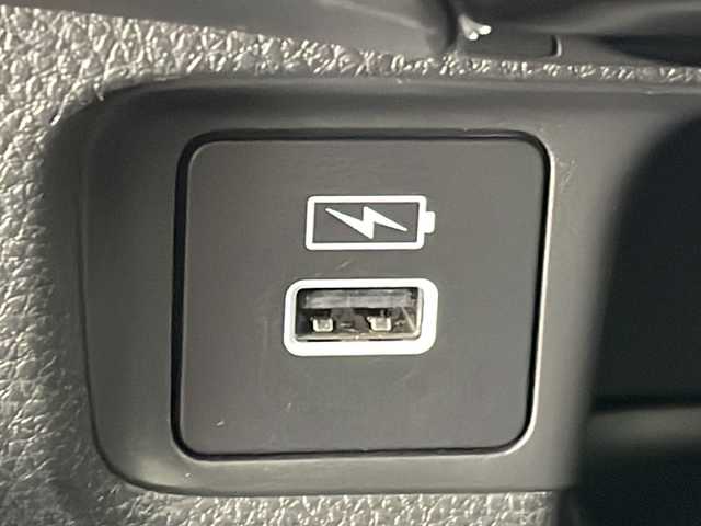 ホンダ ヴェゼル ハイブリッド e:HEV Z 大阪府 2021(令3)年 3.6万km サンドカーキパール 純正ディスプレイオーディオ　/（ナビ　フルセグＴＶ　Ｂｌｕｅｔｏｏｔｈ接続）　/ビルトインＥＴＣ　/バックカメラ　/前後コーナーセンサー　/全方位ドライブレコーダー　/前席シートヒーター　/電動リアゲート　/レーンアシスト/ステアリングヒーター/ブラインドスポットインフォメーション/純正１８インチアルミホイール/追従型クルーズコントロール/オートマチックハイビーム/アイドリングストップ/USB入力端子