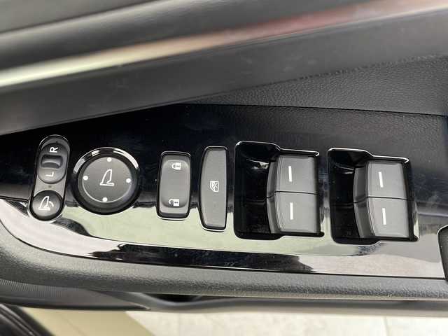 ホンダ ヴェゼル ハイブリッド e:HEV Z 大阪府 2021(令3)年 3.6万km サンドカーキパール 純正ディスプレイオーディオ　/（ナビ　フルセグＴＶ　Ｂｌｕｅｔｏｏｔｈ接続）　/ビルトインＥＴＣ　/バックカメラ　/前後コーナーセンサー　/全方位ドライブレコーダー　/前席シートヒーター　/電動リアゲート　/レーンアシスト/ステアリングヒーター/ブラインドスポットインフォメーション/純正１８インチアルミホイール/追従型クルーズコントロール/オートマチックハイビーム/アイドリングストップ/USB入力端子