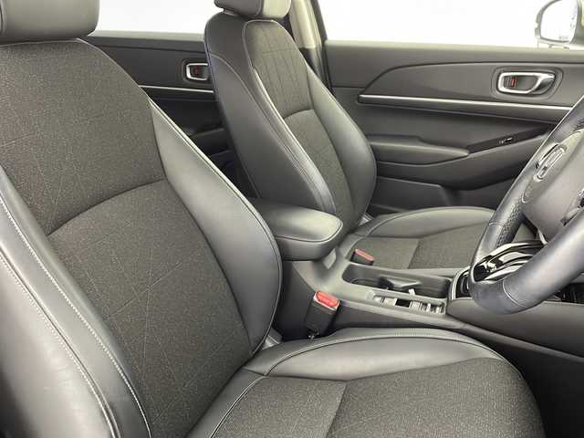 ホンダ ヴェゼル ハイブリッド e:HEV Z 大阪府 2021(令3)年 3.6万km サンドカーキパール 純正ディスプレイオーディオ　/（ナビ　フルセグＴＶ　Ｂｌｕｅｔｏｏｔｈ接続）　/ビルトインＥＴＣ　/バックカメラ　/前後コーナーセンサー　/全方位ドライブレコーダー　/前席シートヒーター　/電動リアゲート　/レーンアシスト/ステアリングヒーター/ブラインドスポットインフォメーション/純正１８インチアルミホイール/追従型クルーズコントロール/オートマチックハイビーム/アイドリングストップ/USB入力端子