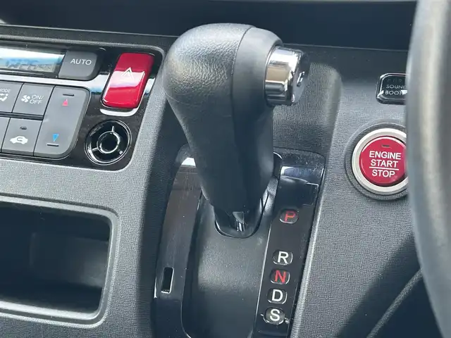ホンダ Ｎ ＯＮＥ プレミアム ツアラー ローダウン 島根県 2017(平29)年 11.3万km ブリティッシュグリーンP 純正ナビ/CD/DVD/DTV/Bluetooth/バックカメラ/ハーフレザー調シート/ビルトインETC/ドライブレコーダー/パドルシフト/スマートキー/スペアキー /プッシュスタート /ビルトインETC/純正アルミホイール/純正フロアマット
