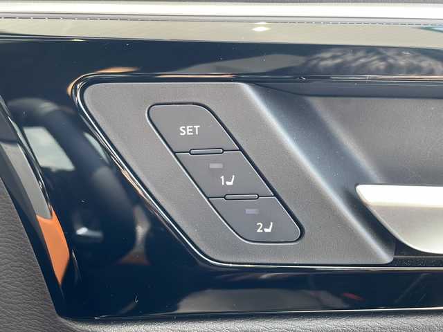 三菱 アウトランダー ＰＨＥＶ P 愛知県 2022(令4)年 1.2万km ホワイトダイヤモンド マイパイロット/衝突軽減システム/BOSEプレミアムサウンド/純正９型ディスプレイオーディオ（ナビあり）/全方位カメラ/サンルーフ/レーダークルーズコントロール/シートヒーター/フルセグ/Bluetooth/バックカメラ/電動リアゲート/ヘッドアップディスプレイ/パワーシート/純正アルミホイール/ETC2.0/ブラインドスポットモニター/LEDヘッドライト/ステアリングヒーター/パドルシフト/電動リアゲート/ダウンヒルアシストコントロール/置くだけ充電器/オートマチックハイビーム/ステアリングスイッチ/スマートキー/プッシュスタート