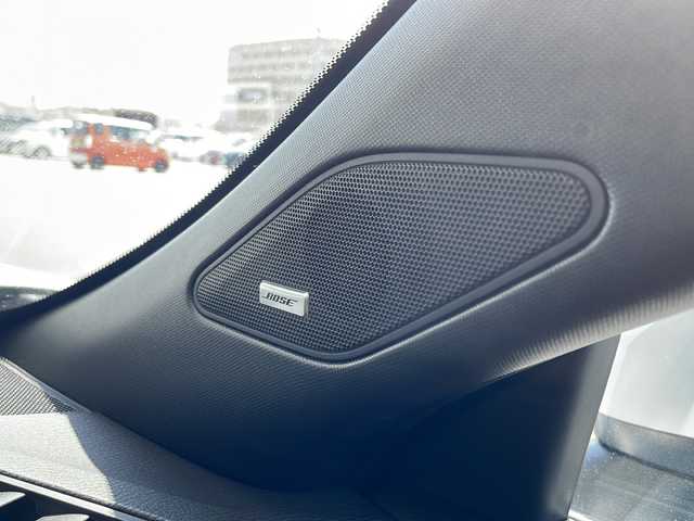 三菱 アウトランダー ＰＨＥＶ P 愛知県 2022(令4)年 1.2万km ホワイトダイヤモンド マイパイロット/衝突軽減システム/BOSEプレミアムサウンド/純正９型ディスプレイオーディオ（ナビあり）/全方位カメラ/サンルーフ/レーダークルーズコントロール/シートヒーター/フルセグ/Bluetooth/バックカメラ/電動リアゲート/ヘッドアップディスプレイ/パワーシート/純正アルミホイール/ETC2.0/ブラインドスポットモニター/LEDヘッドライト/ステアリングヒーター/パドルシフト/電動リアゲート/ダウンヒルアシストコントロール/置くだけ充電器/オートマチックハイビーム/ステアリングスイッチ/スマートキー/プッシュスタート
