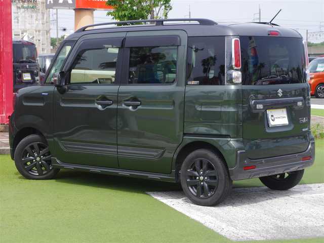 スズキ スペーシア ギア HYBRID XZターボ 千葉県 2022(令4)年 2.4万km クールカーキパールメタリック/ガンメタリック2トーン デュアルカメラブレーキサポート/ヘッドアップディスプレイ/両側パワースライドドア/純正SDナビ/地デジTV/【DVD/CD再生機能　Bluetooth接続】/360°ビュー・モニター/ドライブレコーダー（前後撮影）/革巻きステアリング/ステアリングスイッチ/パドルシフト/LEDヘッドライト/フォグライト/ウインカーミラー/純正14インチアルミホイル/サイド/カーテンエアバッグ/携帯リモコン