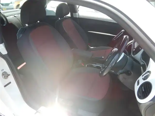 フォルクスワーゲン ザ・ビートル ミルク 静岡県 2014(平26)年 5.4万km 白 ストラーダCNーRA05D/BT接続/CD・DVD再生/バックカメラ/プッシュスタート/純正HID/オートライト/クルーズコントロール/プッシュスタート/フォグランプ/リアフォグランプ/ISOFIX/MTモードAT/本革巻ステアリング/純正フロアマット/スペアキー×1/取説/保証書