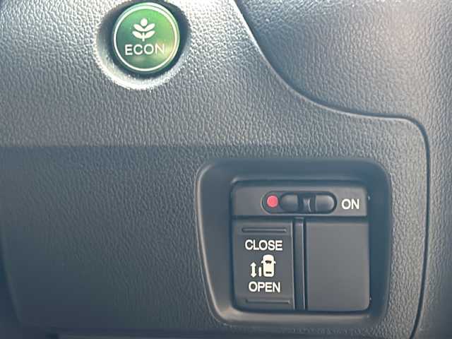 ホンダ Ｎ ＢＯＸ カスタム G Aパッケージ 静岡県 2015(平27)年 13万km プレミアムゴールドパープルパール 【安全装備】/CTBA（シティブレーキアクティブシステム）/車速5km/h~30km/hにてレーザーセンサーが前方の車両を検知。/横滑り防止機能/バックカメラ/【主要装備】/社外ＳＤナビ　/片側パワースライドドア　/プッシュスタート　/スマートキー　/チップアップシート　/純正１４インチアルミホイール　/ＥＴＣ車載器　/スペアキー有り　/横滑り防止機能　