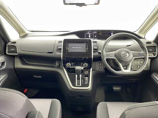 日産 セレナ ハイウェイスター Vセレクション 千葉県 2018(平30)年 8.1万km ダイヤモンドブラック セーフティパックB/・プロパイロット/・車線逸脱防止支援/・アラウンドビューモニター/・踏み間違い防止アシスト/・ふらつき警報/純正メモリーナビ/・Bluetooth接続/・CD/DVD再生/・ワンセグTV/純正フリップダウンモニター/バックカメラ 全方位カメラ/両側パワースライドドア/デジタルインナーミラー/スマートキー/LEDヘッドライト/ETC