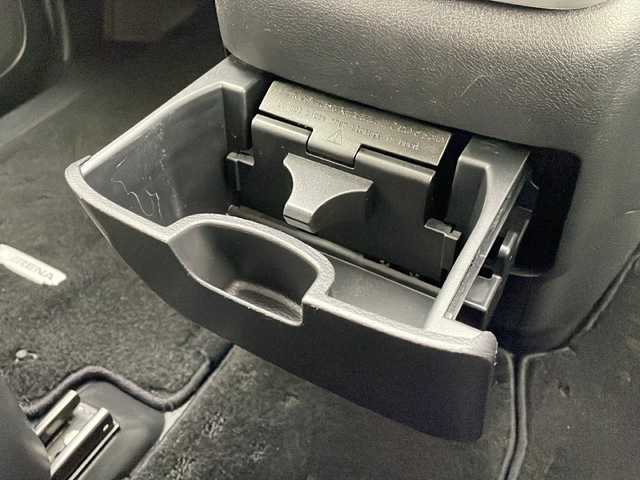 日産 セレナ ハイウェイスター Vセレクション 千葉県 2018(平30)年 8.1万km ダイヤモンドブラック セーフティパックB/・プロパイロット/・車線逸脱防止支援/・アラウンドビューモニター/・踏み間違い防止アシスト/・ふらつき警報/純正メモリーナビ/・Bluetooth接続/・CD/DVD再生/・ワンセグTV/純正フリップダウンモニター/バックカメラ 全方位カメラ/両側パワースライドドア/デジタルインナーミラー/スマートキー/LEDヘッドライト/ETC