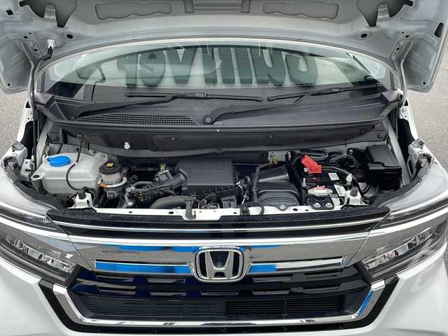 ホンダ Ｎ ＢＯＸ カスタム L ターボ 山口県 2022(令4)年 4.4万km プラチナホワイトパール 社外SDナビ【MDV-L402】/　Bluetooth、CD、DVD、ワンセグテレビ、AUX/バックカメラ/両側パワースライドドア/レーダークルーズコントロール/ETC/ドライブレコーダー【SN-ST5400】/ハーフレザーシート/シートヒーター【D＋N席】/純正15インチアルミホイール/社外フロアマット/USB充電口×２/ステアリングスイッチ/プッシュスタート/スマートキー/ホンダセンシング/パーキングアシスト/レーンキープアシスト/衝突被害軽減システム