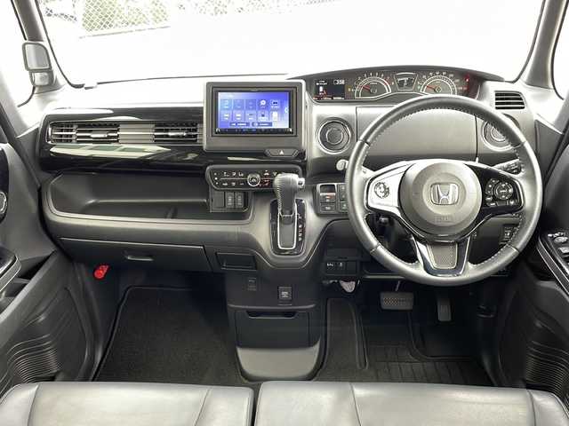 ホンダ Ｎ ＢＯＸ カスタム L ターボ 山口県 2022(令4)年 4.4万km プラチナホワイトパール 社外SDナビ【MDV-L402】/　Bluetooth、CD、DVD、ワンセグテレビ、AUX/バックカメラ/両側パワースライドドア/レーダークルーズコントロール/ETC/ドライブレコーダー【SN-ST5400】/ハーフレザーシート/シートヒーター【D＋N席】/純正15インチアルミホイール/社外フロアマット/USB充電口×２/ステアリングスイッチ/プッシュスタート/スマートキー/ホンダセンシング/パーキングアシスト/レーンキープアシスト/衝突被害軽減システム