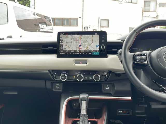 ホンダ ヴェゼル ハイブリッド e:HEV PLaY 千葉県 2021(令3)年 3.7万km サンドカーキパール パノラマルーフ ナビ 全方位カメラ シートヒーター ETC 電動バックドア ハーフレザー ステアヒーター ワイヤレス充電 パドルシフト  USB レーダークルーズ LEDライト オートライト 18AW