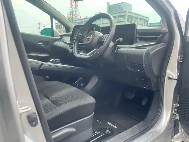 日産 ノート X FOUR 島根県 2023(令5)年 3.5万km ブリリアントシルバー 4WD/純正９型メモリナビ　/フルセグＴＶ　/Ｂｌｕｅｔｏｏｔｈ接続　/全方位カメラ/プロパイロット/ビルトインＥＴＣ2.0　/前後コーナーセンサー/オートブレーキホールド/置くだけ充電/前席シートヒーター /ステアリングヒーター/衝突軽減ブレーキ /レーンアシスト /横滑り防止装置 /スマートキー/プッシュスタート/純正フロアマット