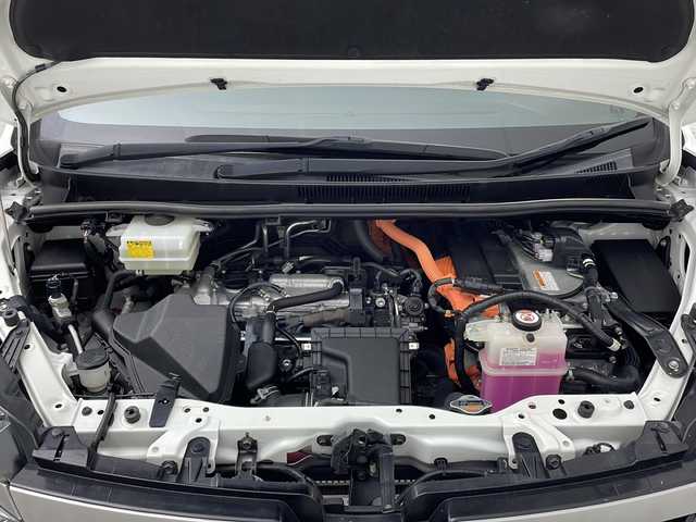 トヨタ ヴォクシー ハイブリッド ZS 煌Ⅱ 千葉県 2017(平29)年 5.3万km ホワイトパールクリスタルシャイン 禁煙車/Toyota Safety Sense/両側パワースライドドア/社外9インチナビ/・フルセグTV・Bluetooth・CD/DVD/社外10.1インチフリップダウンモニター/バックカメラ/ETC/横滑り防止装置/LEDヘッドライト/フォグランプ/純正16インチアルミ/プッシュスタート/スマートキー/スペアキー/社外フロアマット/純正ドアバイザー/ステアリングスイッチ